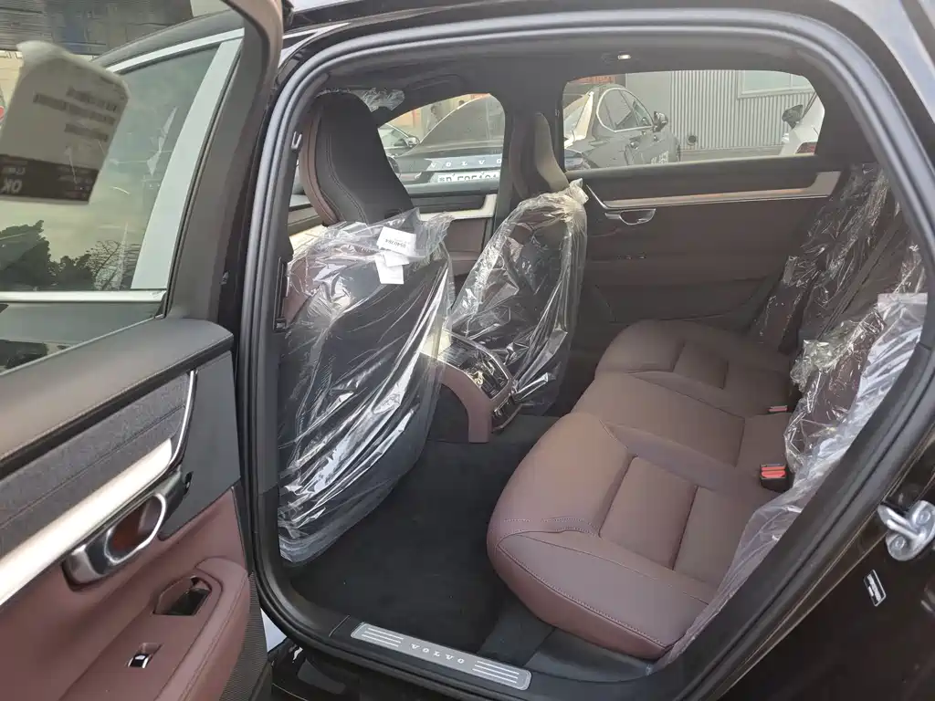 Volvo S90 2026 B5 Luxury