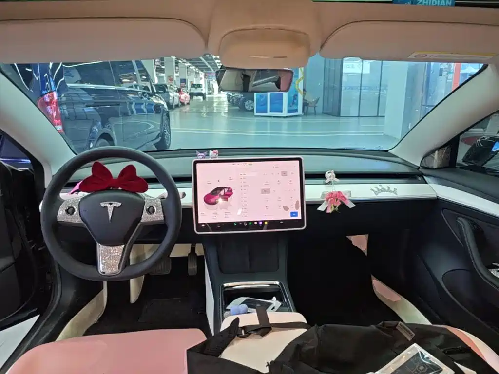Tesla Model 3 — миниатюра 10