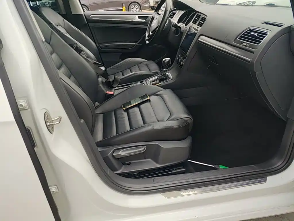 Volkswagen Golf — миниатюра 25