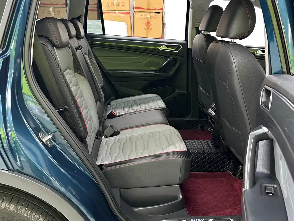 Volkswagen Tiguan L PHEV — миниатюра 14