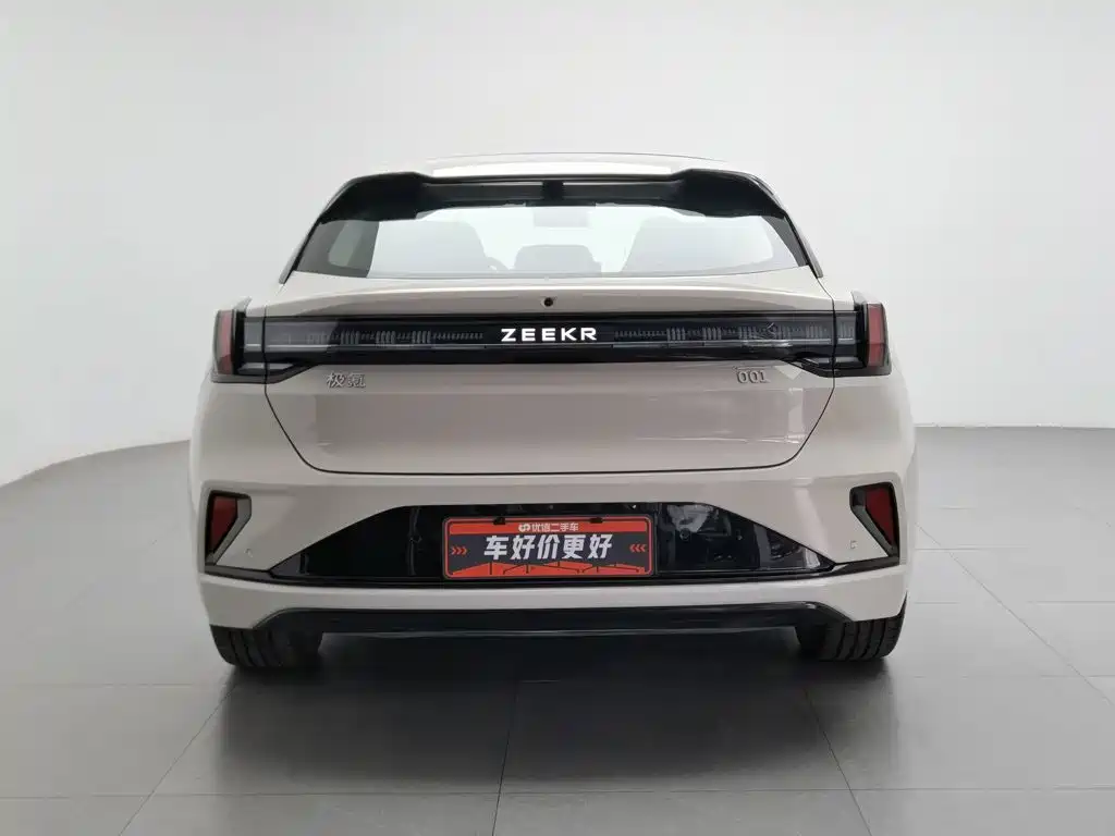 Zeekr 001