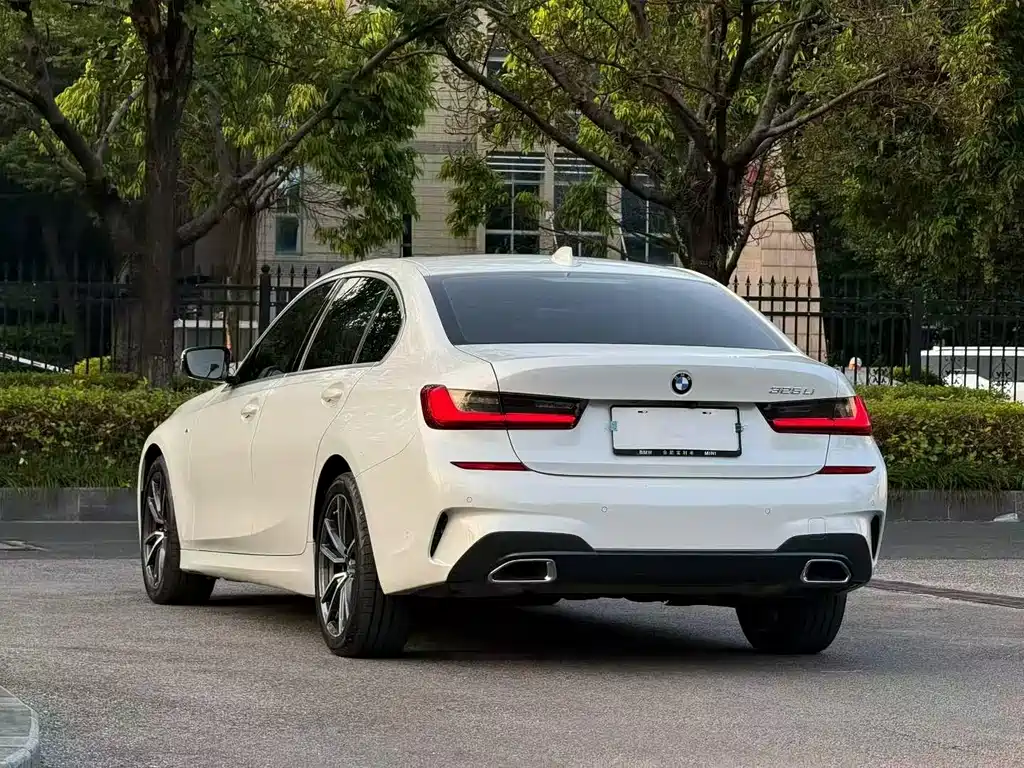 BMW 3 Series — миниатюра 4