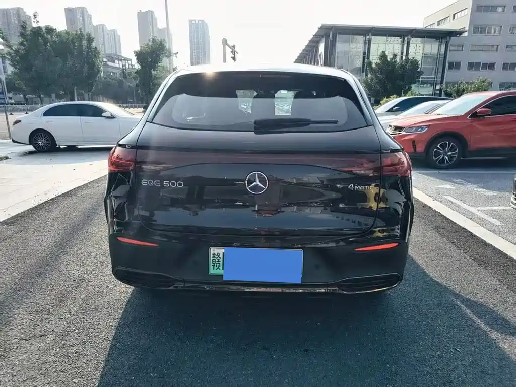 Mercedes-Benz EQE SUV — миниатюра 2