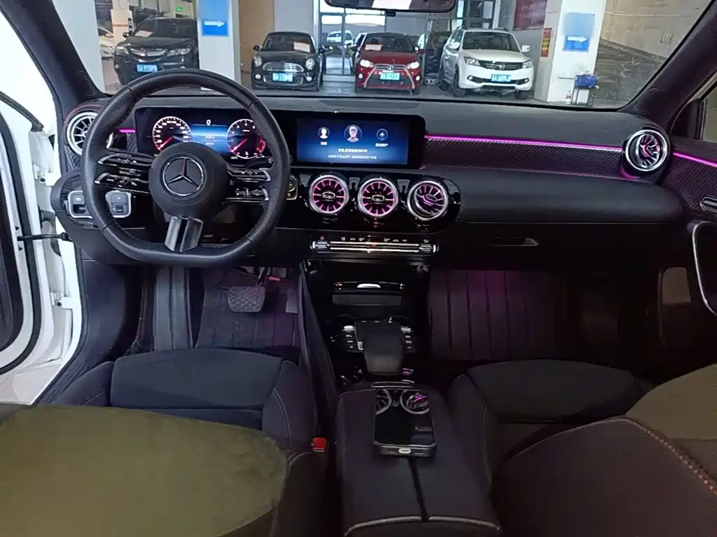 Mercedes-Benz A-Class — миниатюра 10