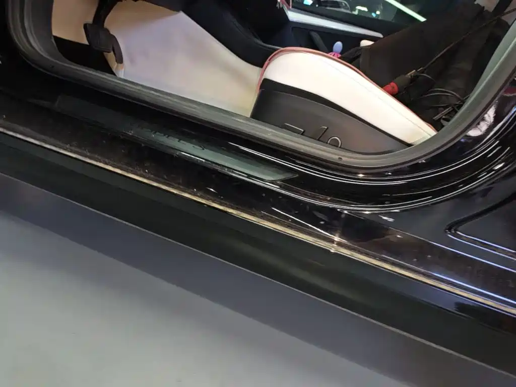 Tesla Model 3 — миниатюра 22