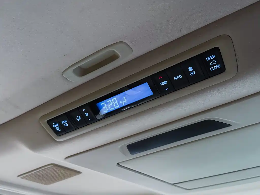 Toyota Vellfire 2021 2.5L HV Luxury