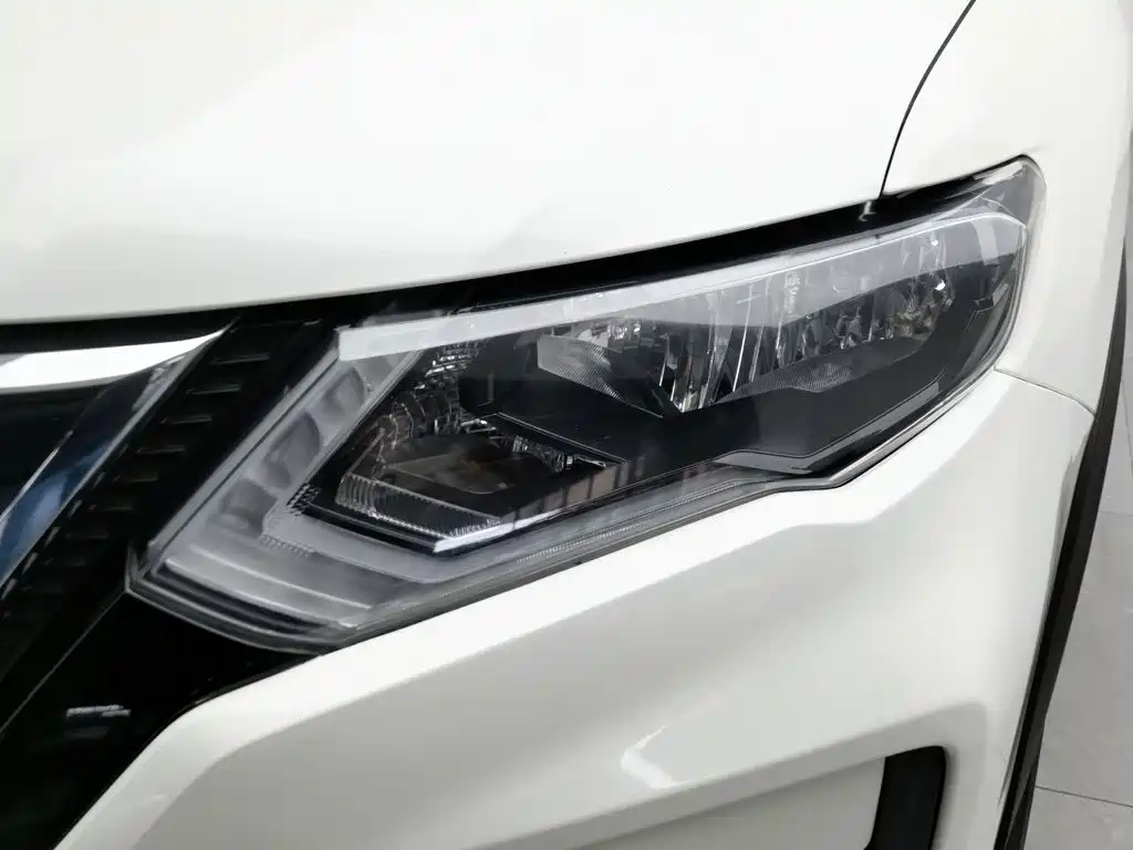 Nissan X-Trail — миниатюра 7