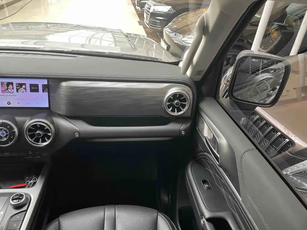 TANK TANK 300 NEW ENERGY