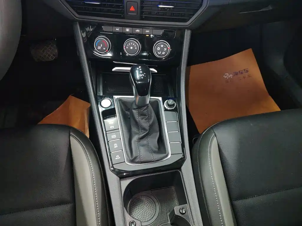 Volkswagen Sagitar — миниатюра 14
