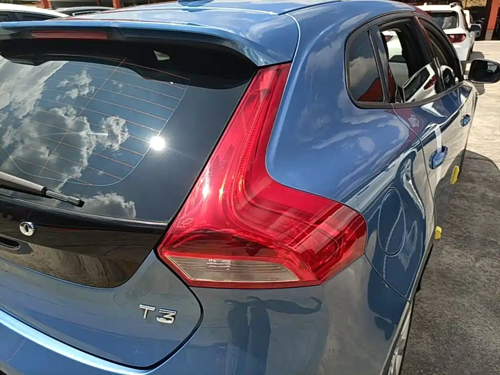 Volvo V40 — миниатюра 8