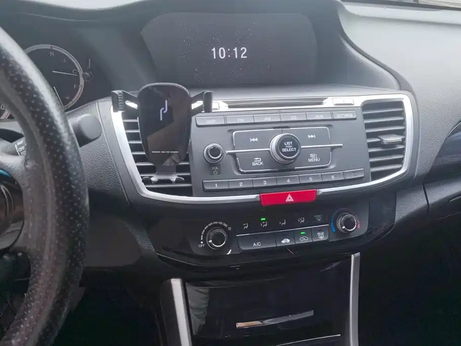 Honda Accord — миниатюра 13