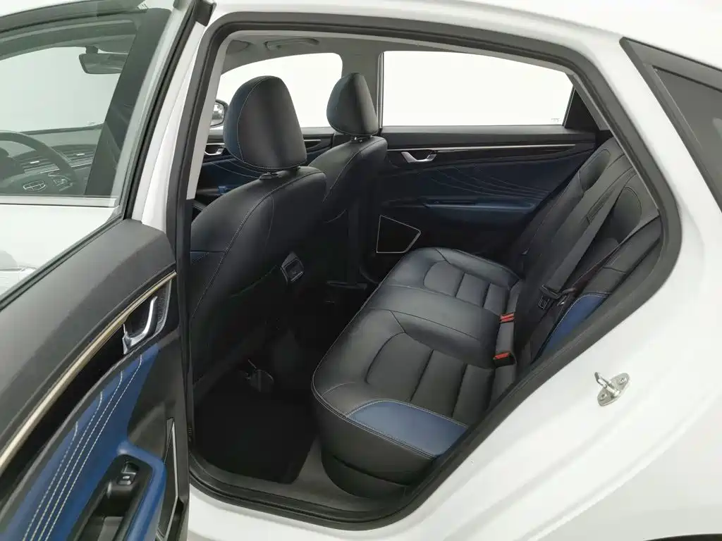 Geely Emgrand GL — миниатюра 15