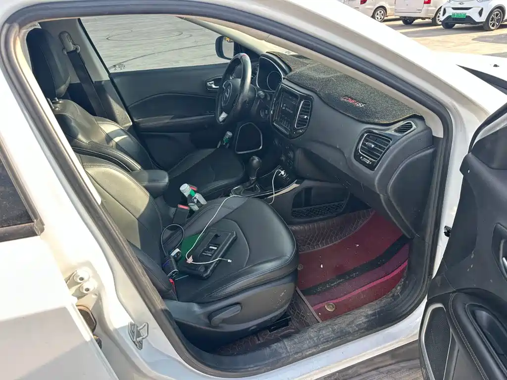 Jeep Compass — миниатюра 11