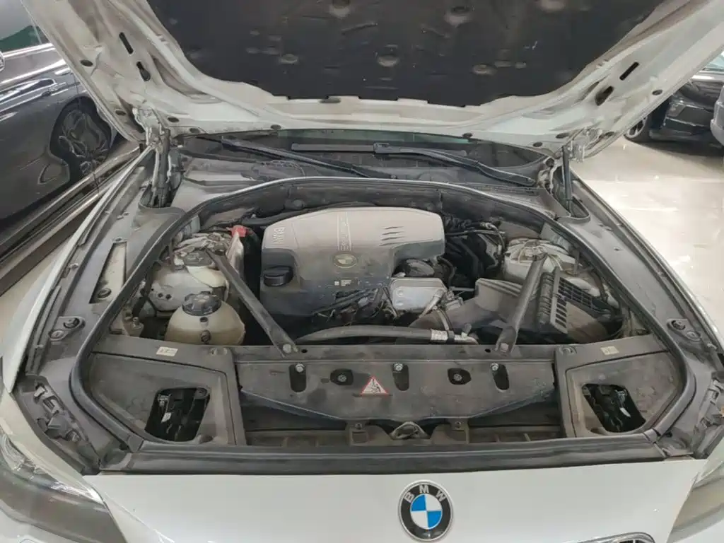 BMW 5 Series — миниатюра 20