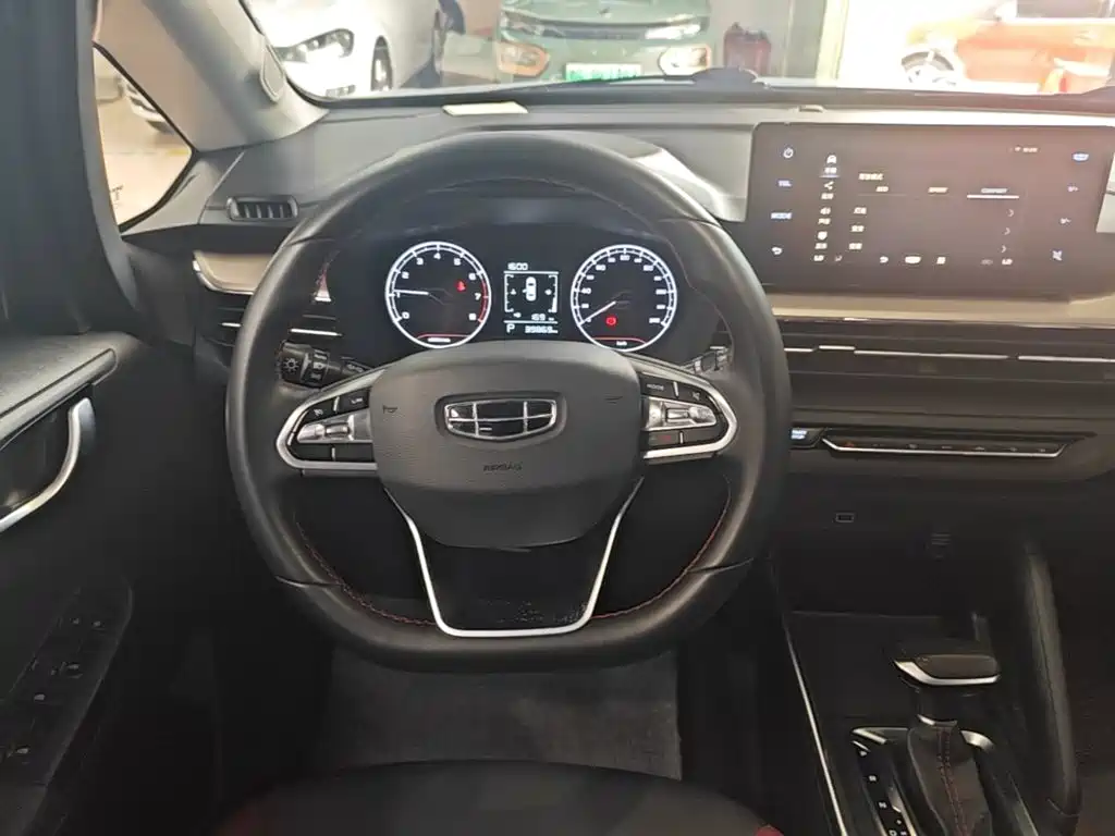 Geely Vision X3 — миниатюра 11