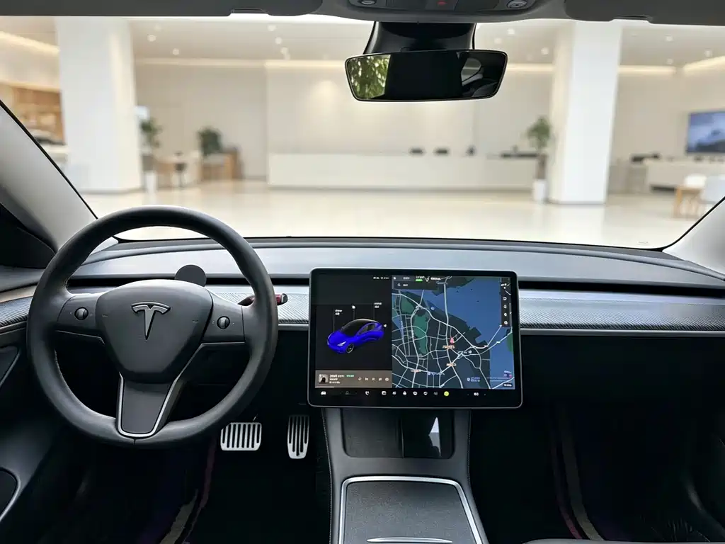 Tesla Model 3 — миниатюра 5