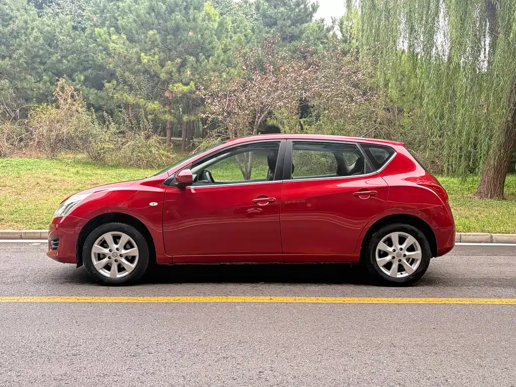 Nissan Tiida — миниатюра 3