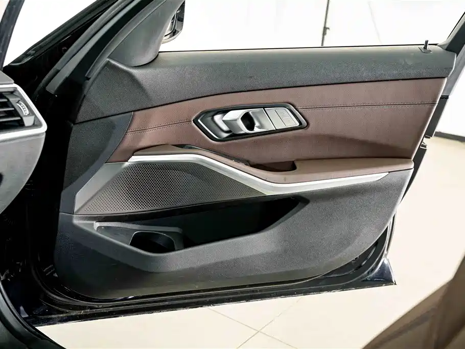 BMW 3 Series — миниатюра 15