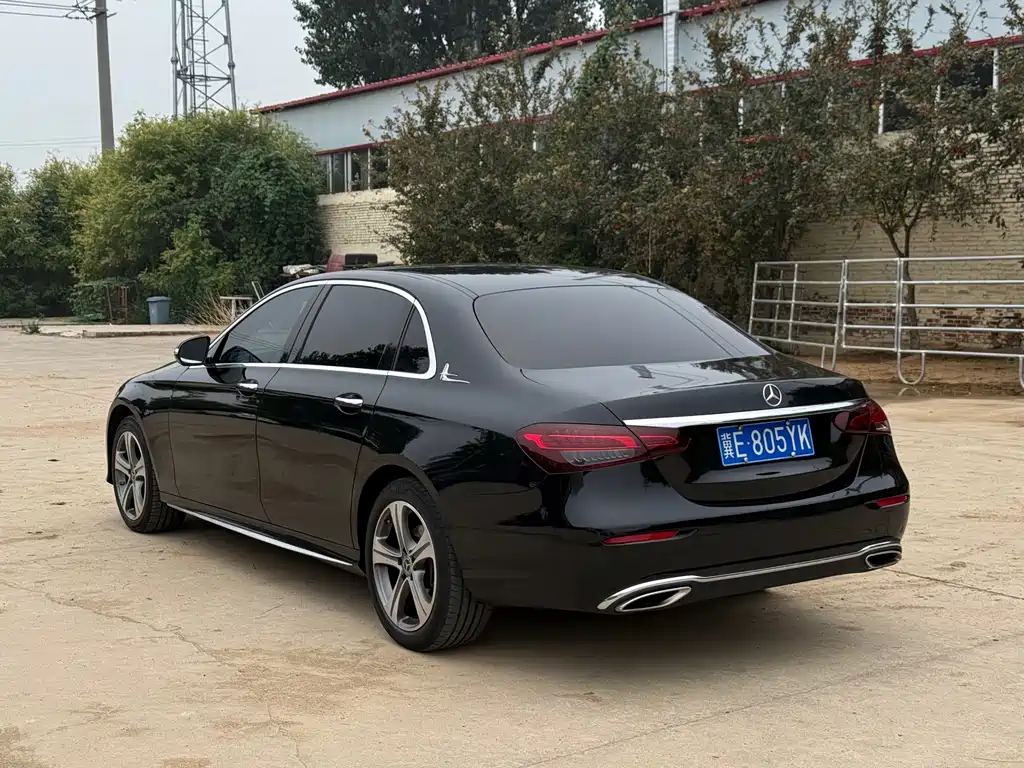 Mercedes-Benz E-Class — миниатюра 4