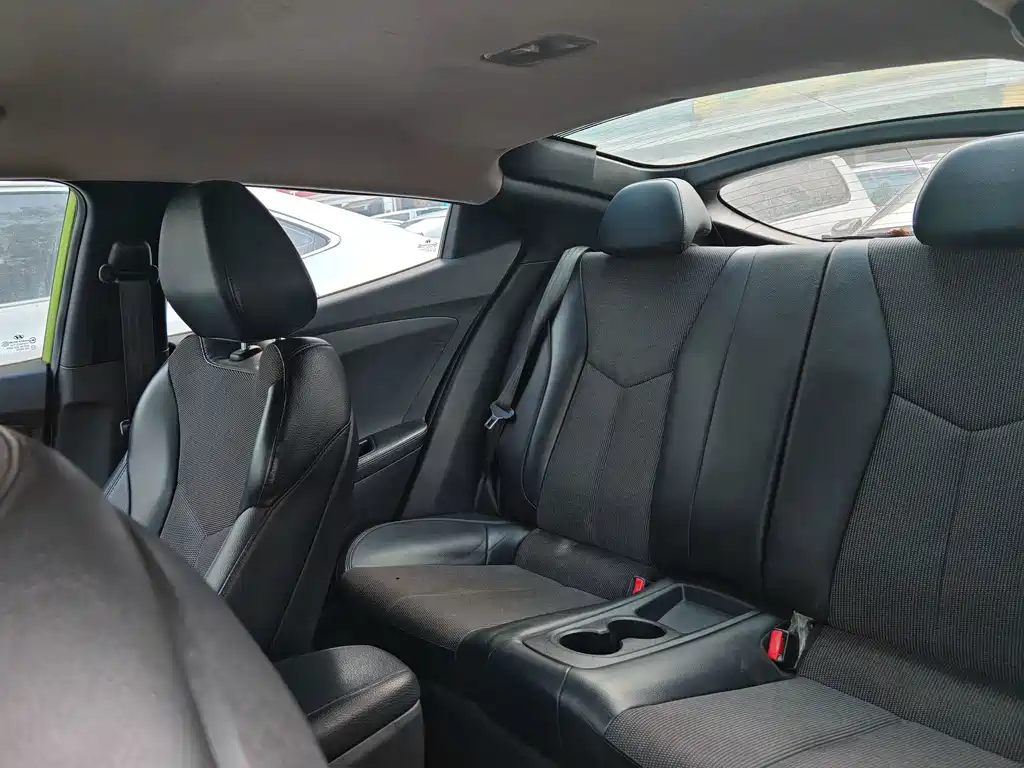 Hyundai Veloster — миниатюра 5