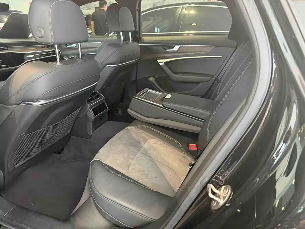 Audi A6L New Energy — миниатюра 5