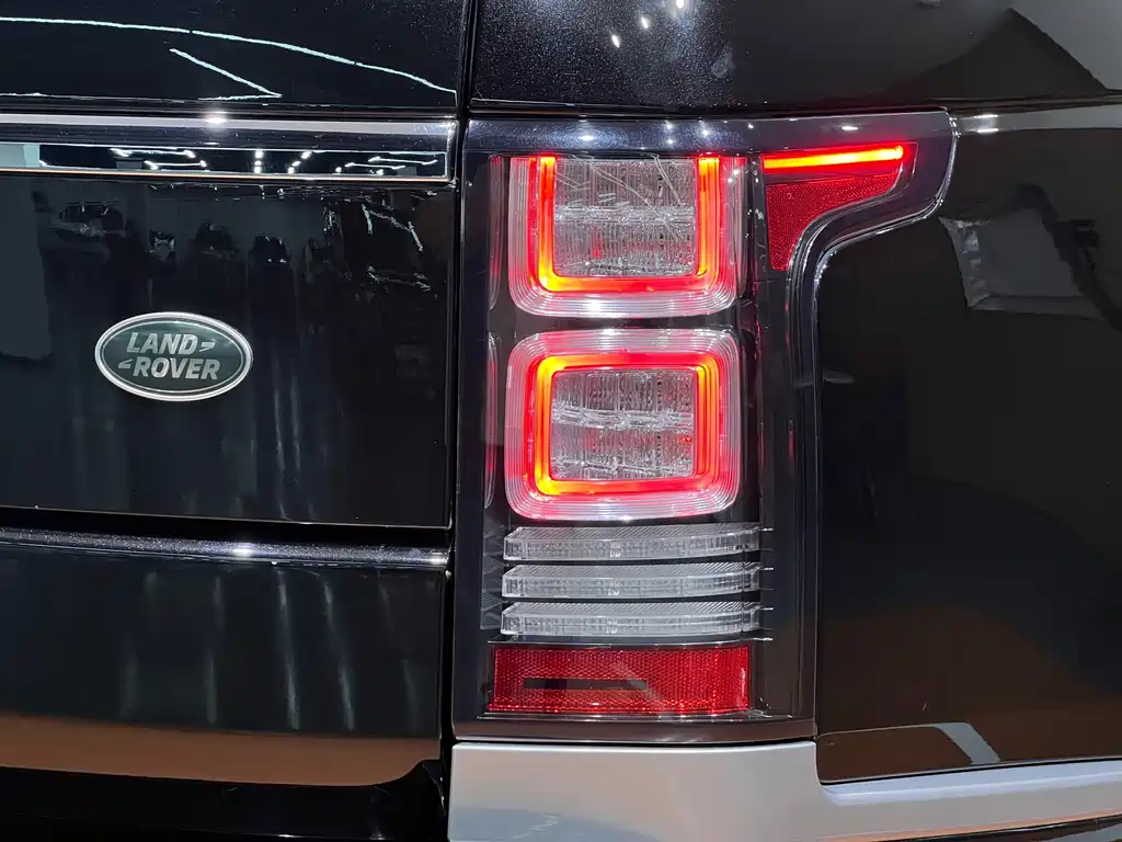 Land Rover Range Rover — миниатюра 8