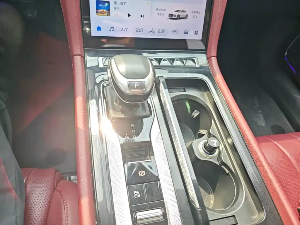 Hongqi Hongqi H5 — миниатюра 14