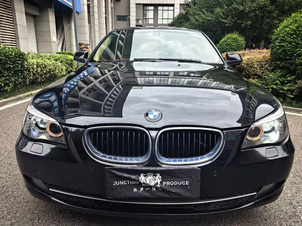BMW 5 Series — миниатюра 4