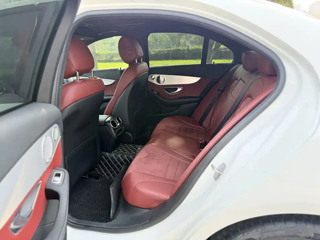 Mercedes-Benz C-Class — миниатюра 13