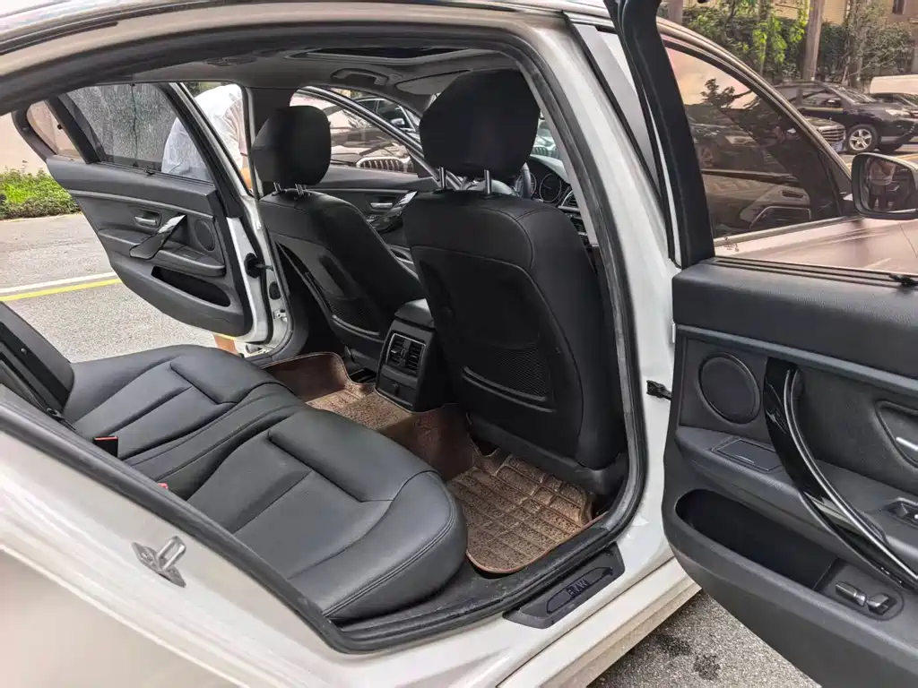 BMW 3 Series — миниатюра 10