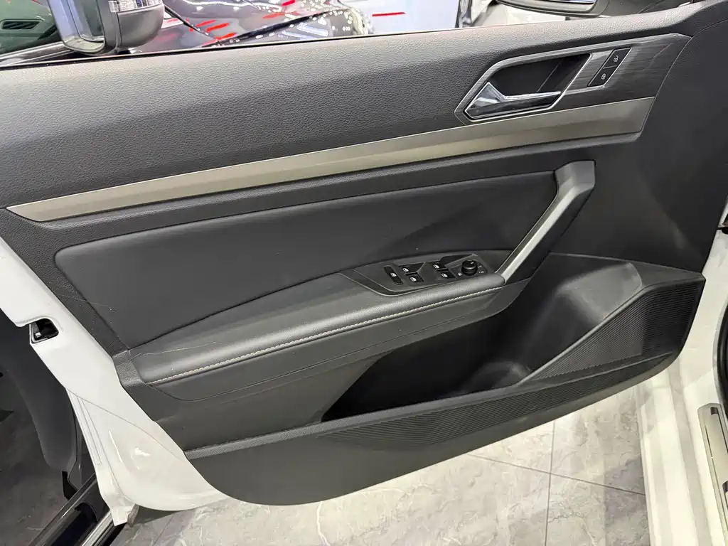 Volkswagen Lavida — миниатюра 11