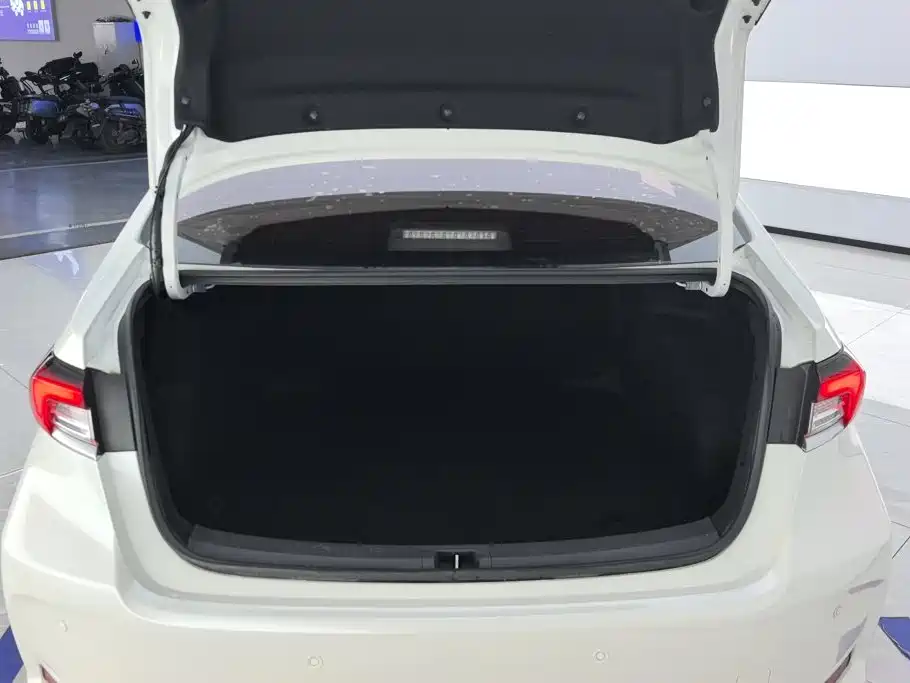 Toyota Corolla — миниатюра 4