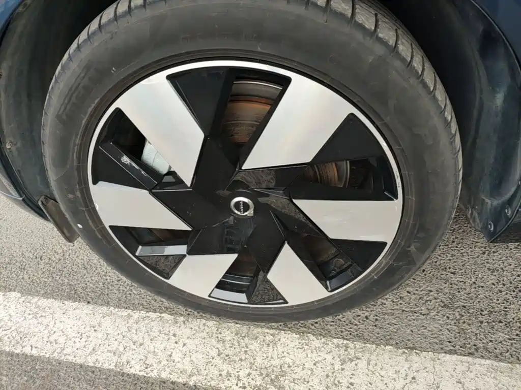 Volvo XC60 PHEV — миниатюра 23