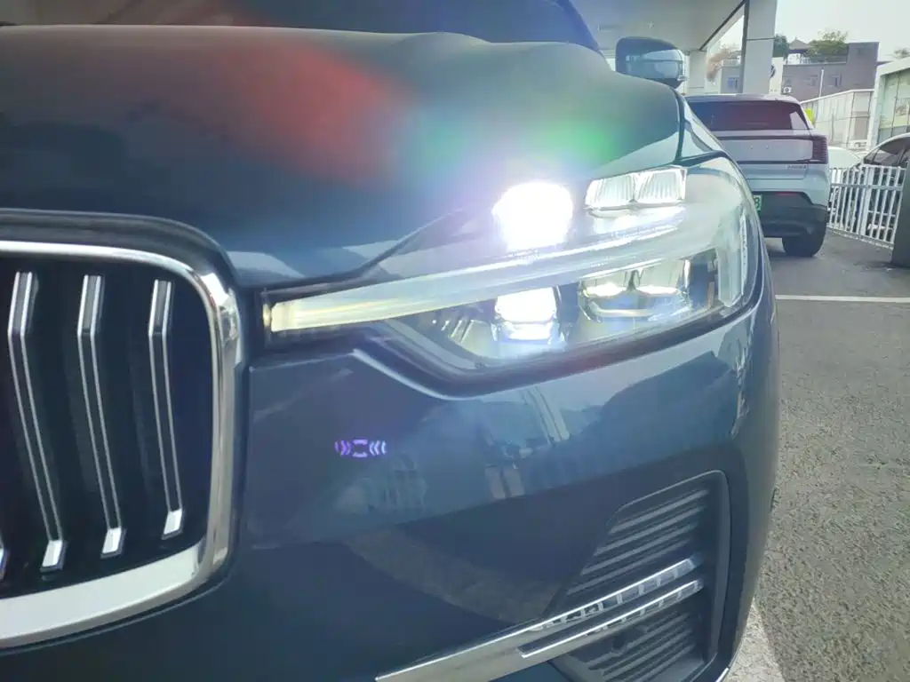 Volvo XC60 PHEV — миниатюра 24