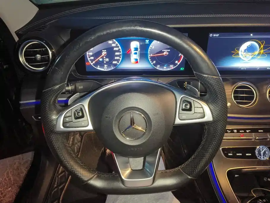 Mercedes-Benz E-Class — миниатюра 15