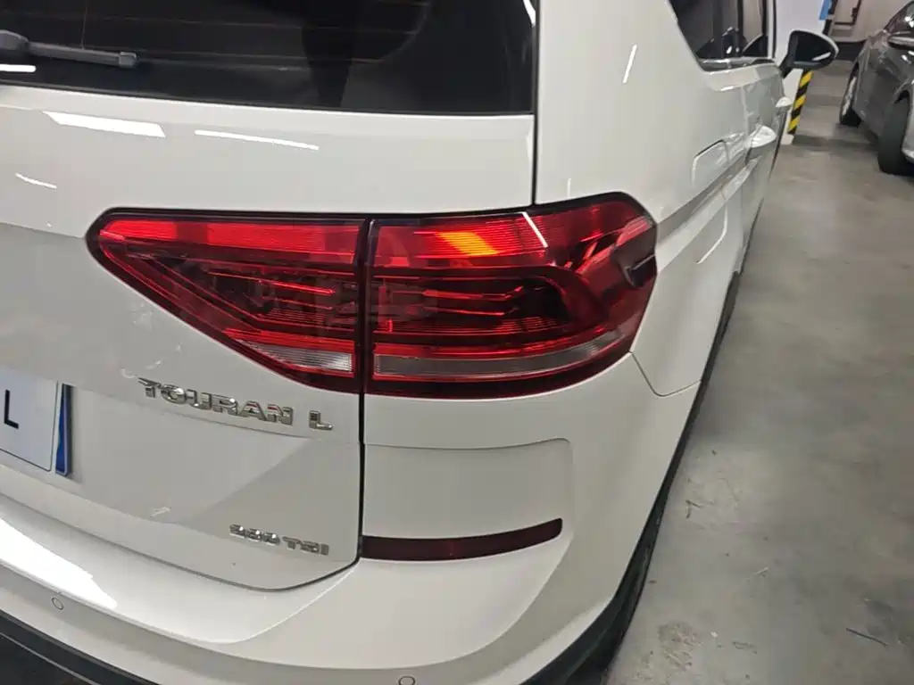 Volkswagen Touran — миниатюра 8
