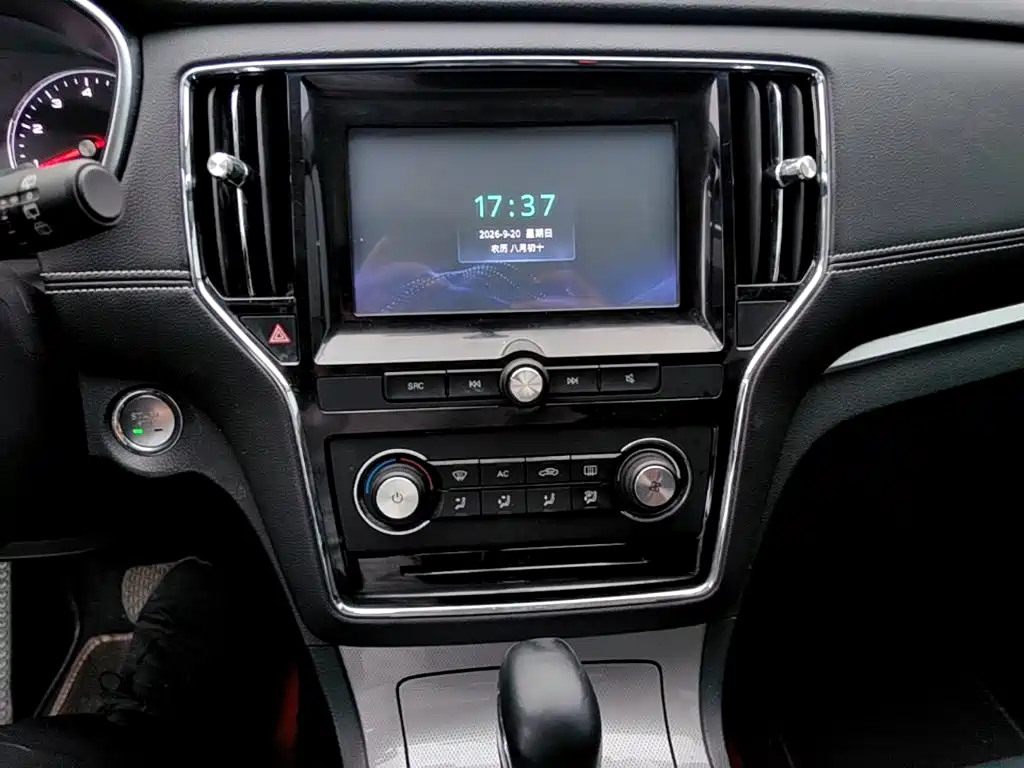 Roewe RX5 — миниатюра 13