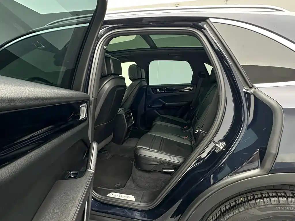 Porsche Cayenne — миниатюра 18