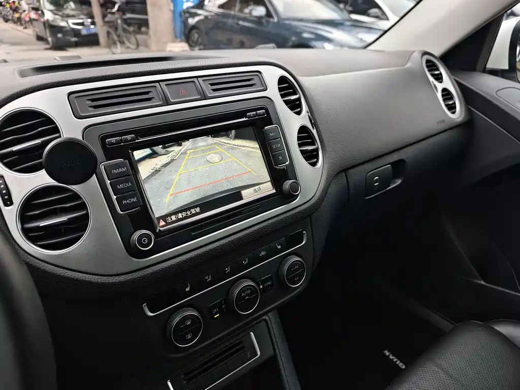 Volkswagen Tiguan — миниатюра 10