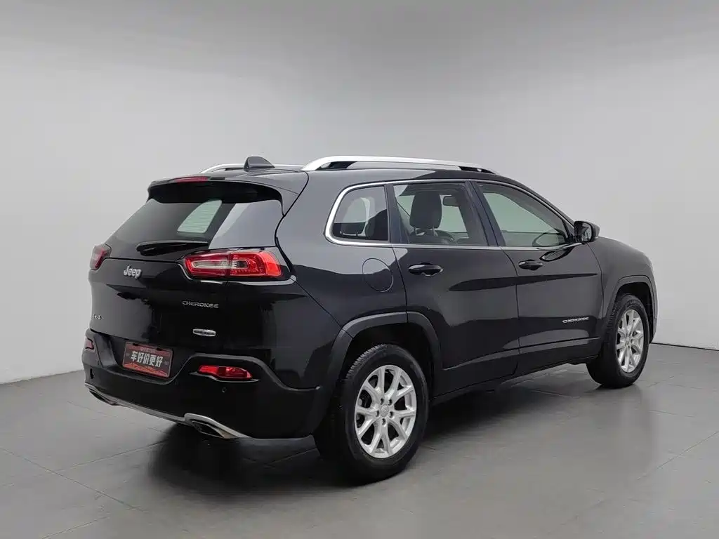 Jeep Cherokee — миниатюра 2
