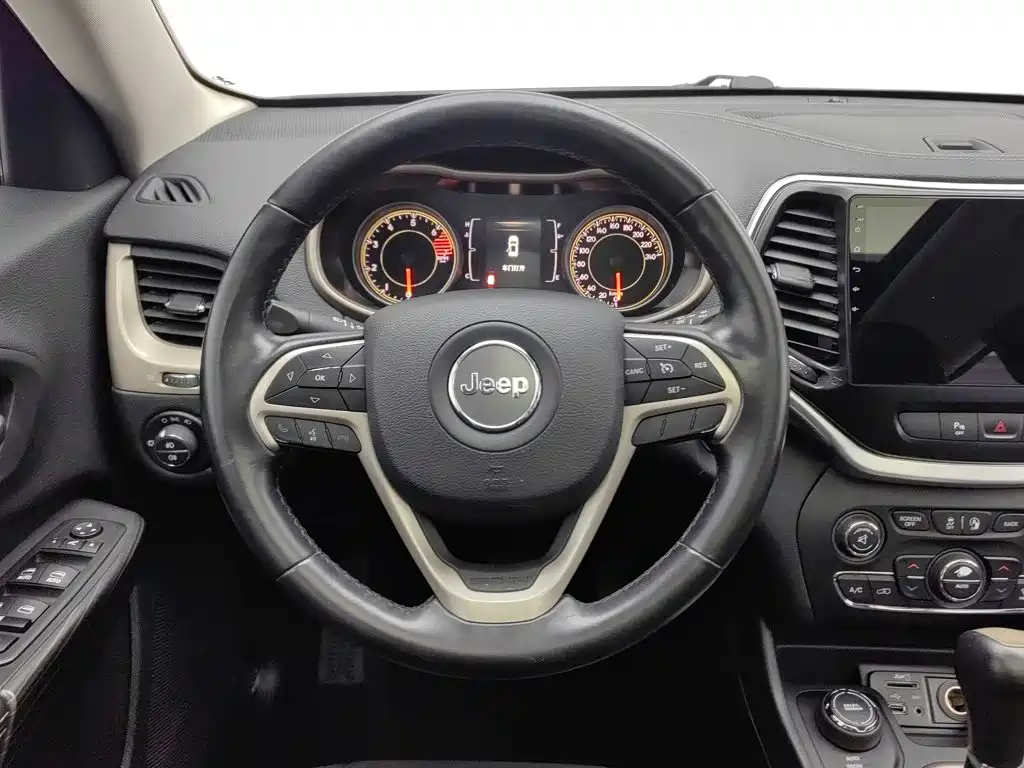 Jeep Cherokee — миниатюра 11