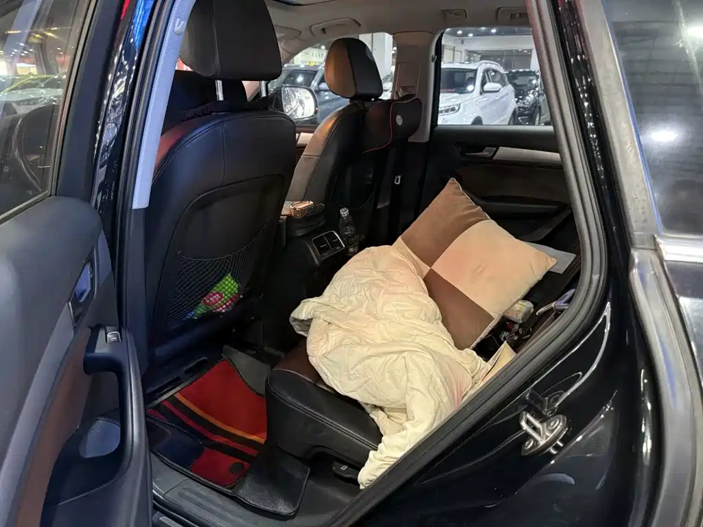 Volkswagen Touareg — миниатюра 10