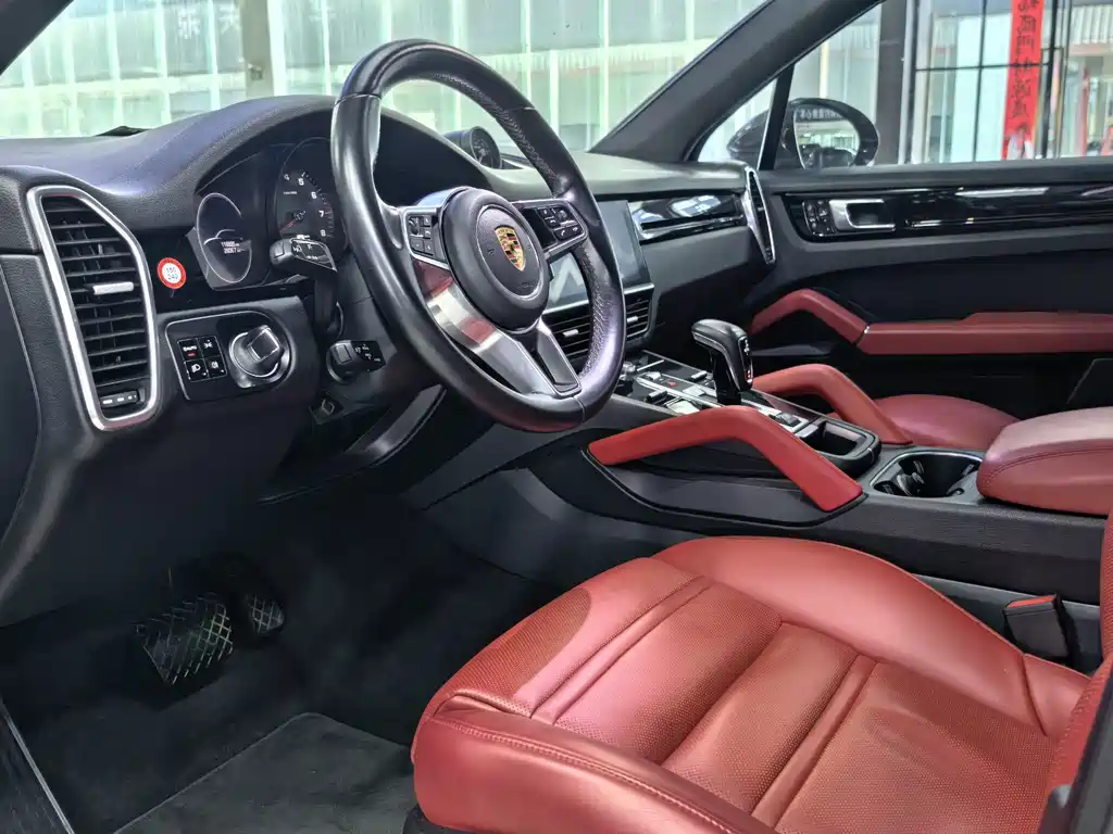 Porsche Cayenne — миниатюра 5