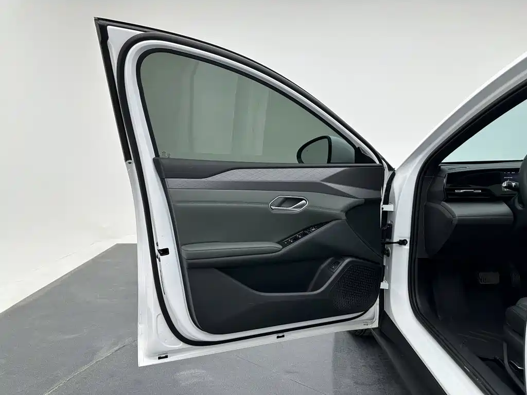 BYD Qin L — миниатюра 9