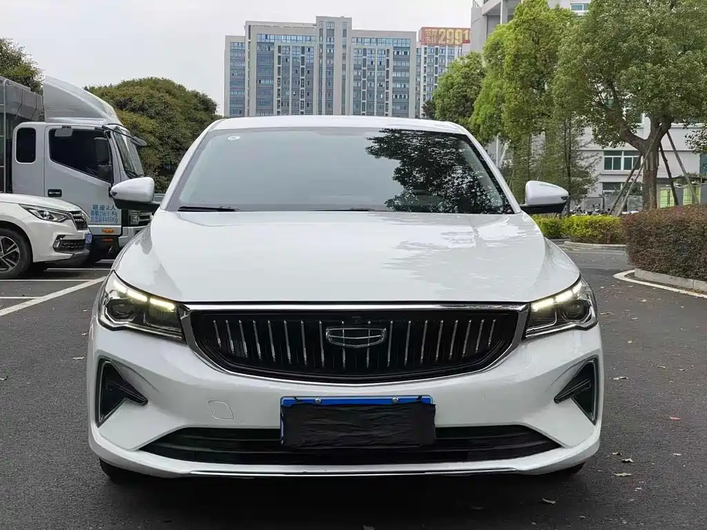 Geely Emgrand 2023 4 Champion 1.5L CVT Luxury
