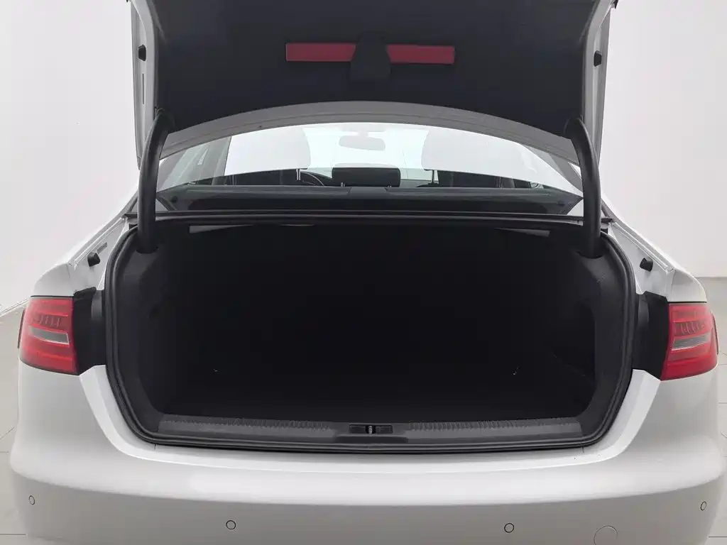 Audi A4L — миниатюра 16