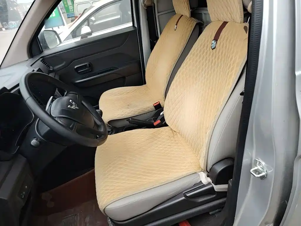 Wuling Hongguang V — миниатюра 15