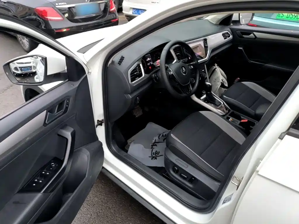 Volkswagen T-Roc — миниатюра 16