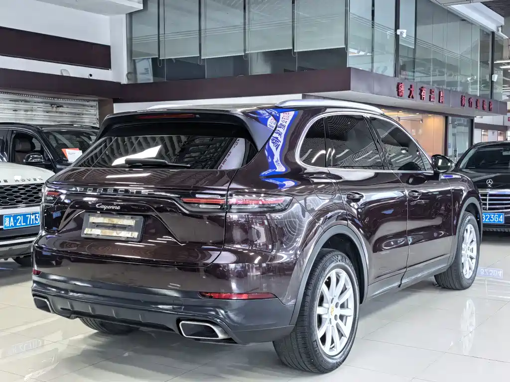 Porsche Cayenne — миниатюра 13