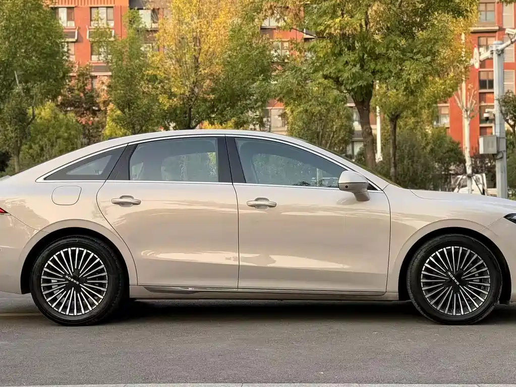 Roewe M7 DMH — миниатюра 5